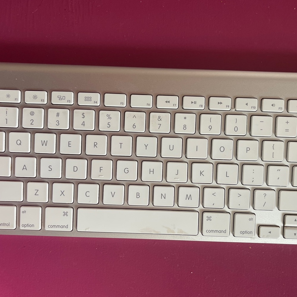 Apple Magic Keyboard - First Gen